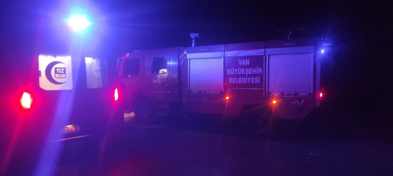 Van Bahçesaray’da Minibüs Kazası: 3 Kişi Yaralandı - Sayfa 1