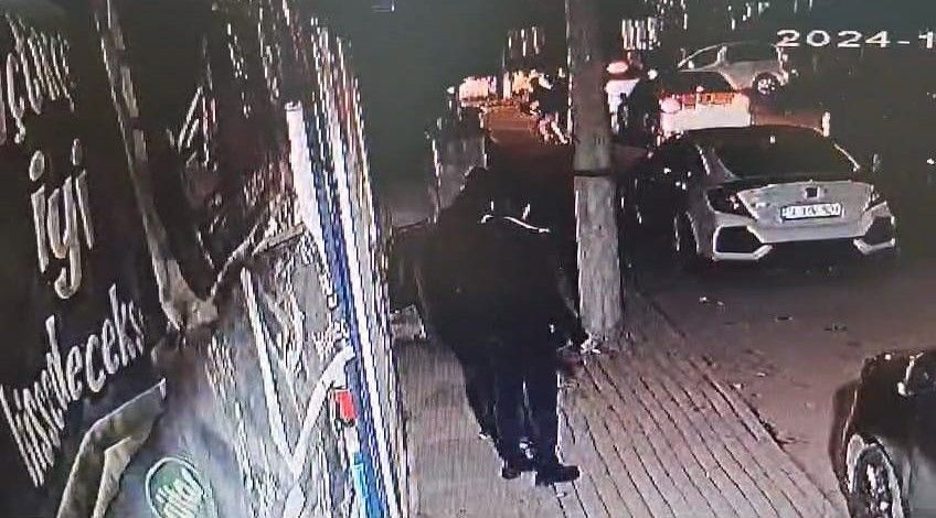 Bursa İnegöl’de Silahlı ve Bıçaklı Kavga: 1 Ağır Yaralı - Sayfa 1