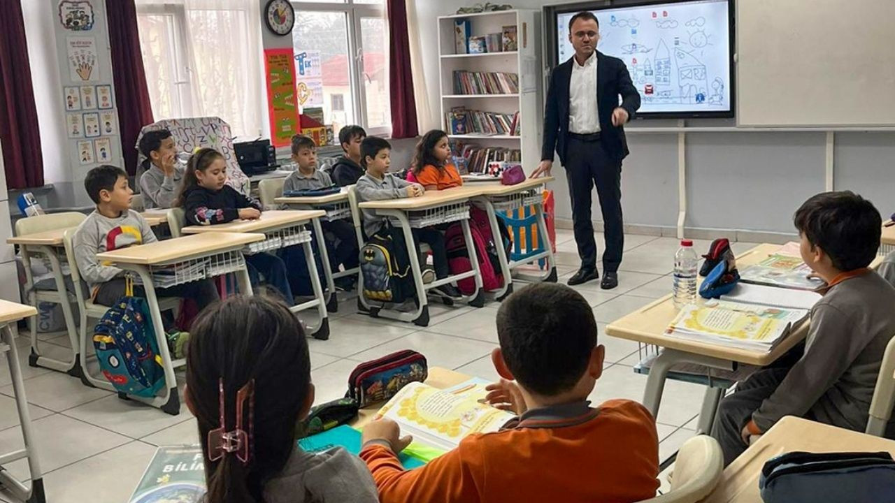 Dr. Faruk Yahşi, öğrencilere akademisyenlik mesleğini tanıttı