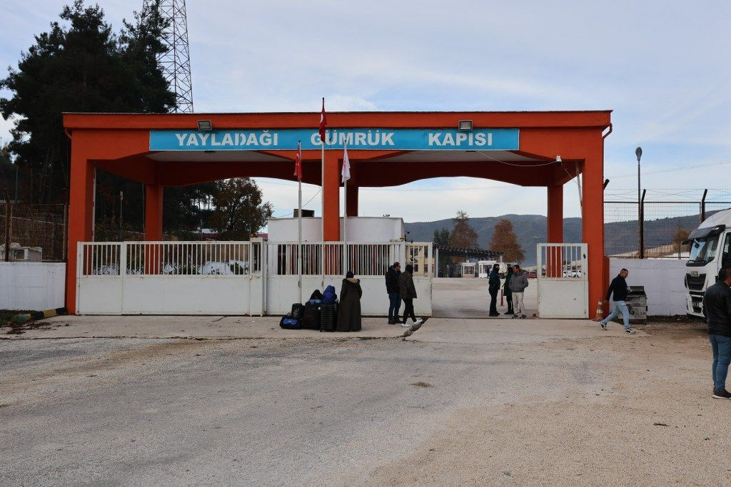 Suriyelilerin Yayladağı Gümrük Kapısı’ndaki Geçişleri Başladı - Sayfa 1