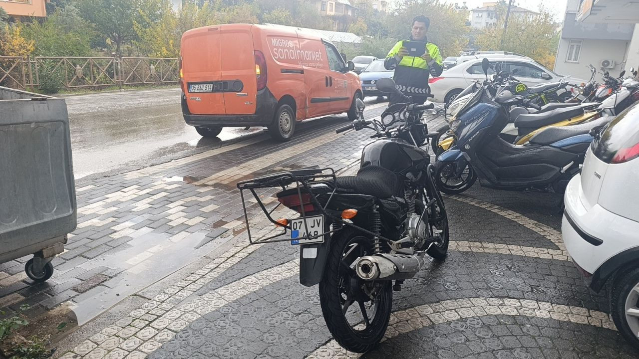 Antalya'da Motosikletliye Takla Attıran Kaza Kamerada - Sayfa 3