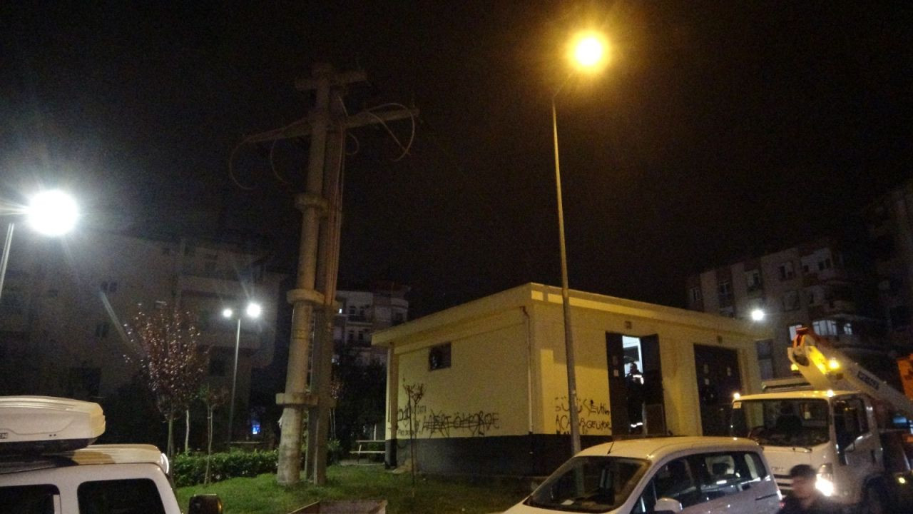 Park İçindeki Elektrik Tellerinde Yangın Çıktı: Mahalleyi Korku Sardı! - Sayfa 1