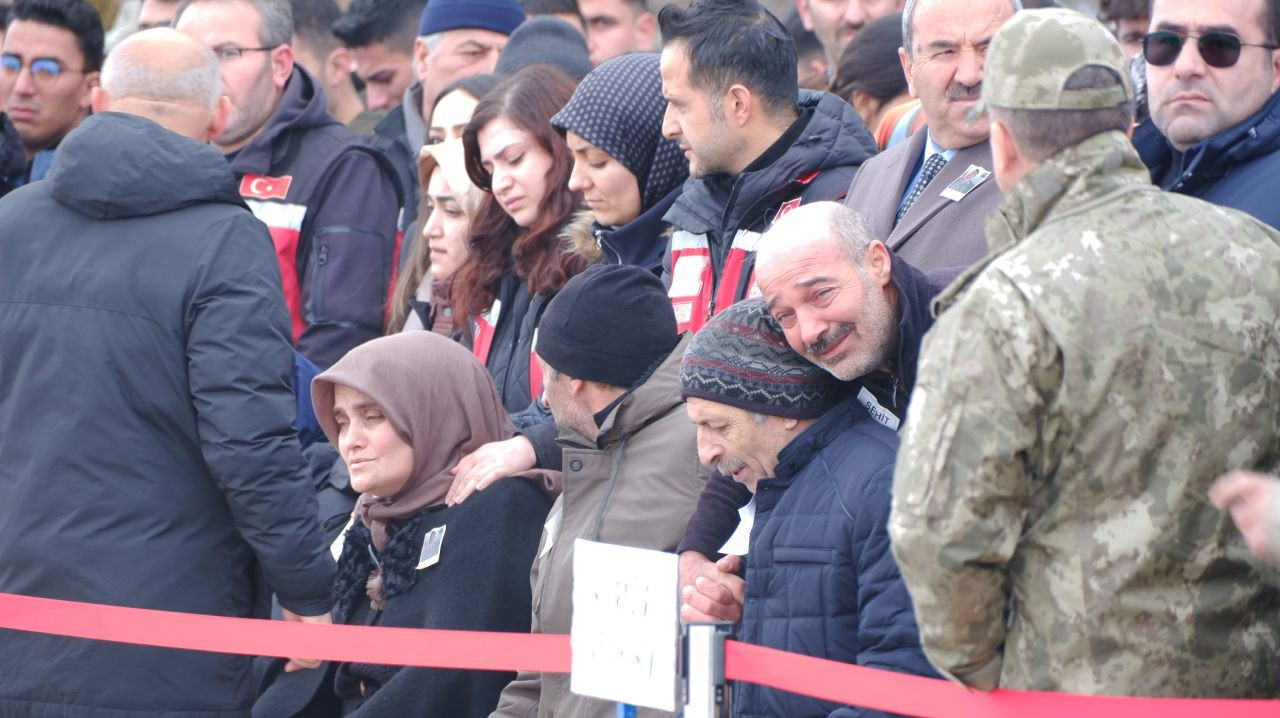 Isparta Şehitlerinden Astsubay Çavuş Taha Nergiz Memleketi Erzurum'da Resmi Törenle Karşılandı - Sayfa 4