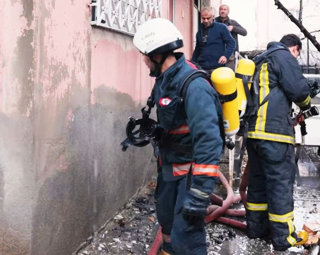 Simav’da 3. Katta Çıkan Yangın Zamanında Söndürüldü - Sayfa 2