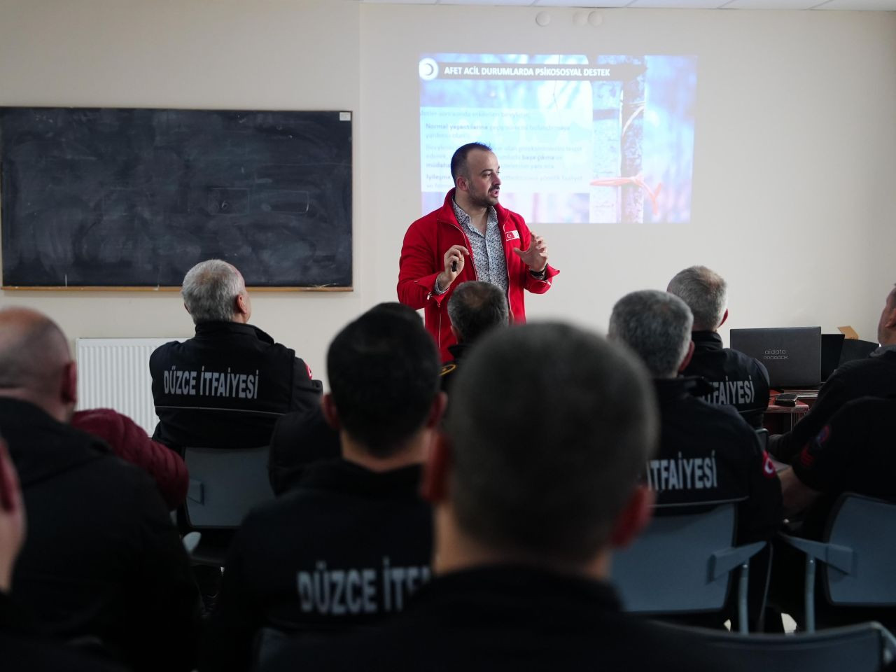 Düzce'de İtfaiyecilere Psikolojik İlk Yardım Eğitimi Verildi - Sayfa 1