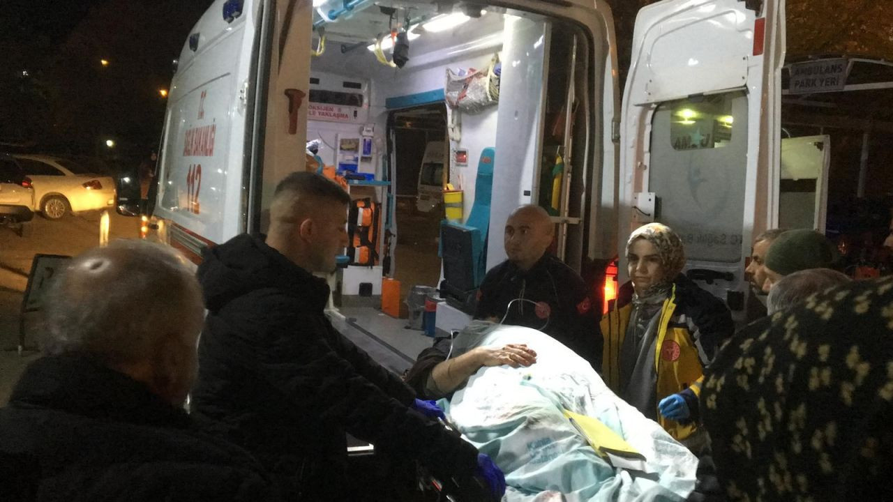 Adıyaman'da Freni Boşalan Minibüs Devrildi: 2'si Ağır 9 Yaralı - Sayfa 1