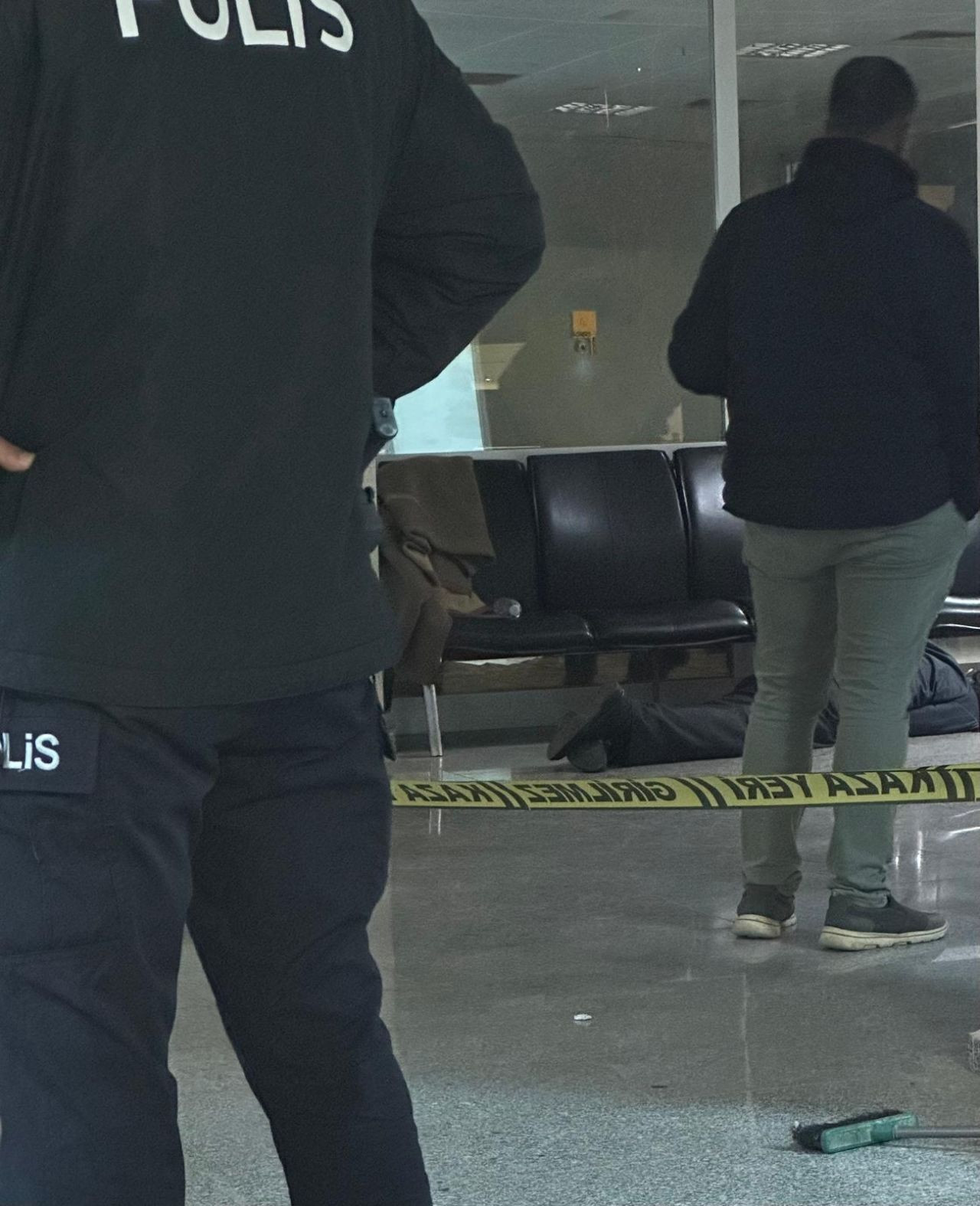 Gaziantep'te Hastane Acil Servisinde Emekli Polis Memurunun Şok İntiharı - Sayfa 1