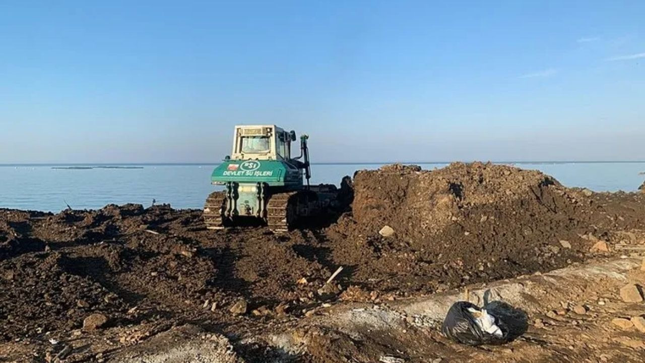 Artvin'de Heyelan Sonrası Temizlik Çalışmaları Sürüyor: 4 Arkadaşın Cansız Bedeni Çıkarıldı! - Sayfa 3