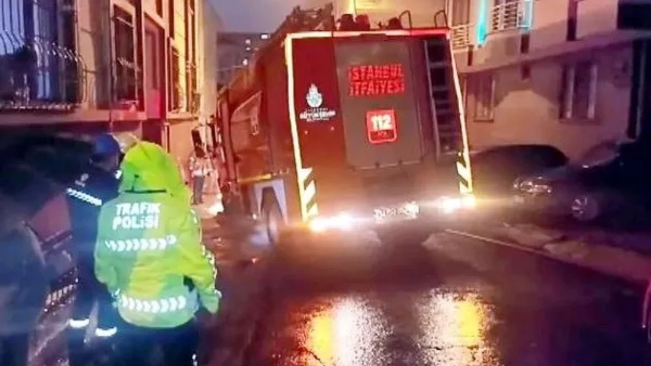 İstanbul'da Yangına Müdahale Eden İtfaiye Çöken Yola Düştü! - Sayfa 4