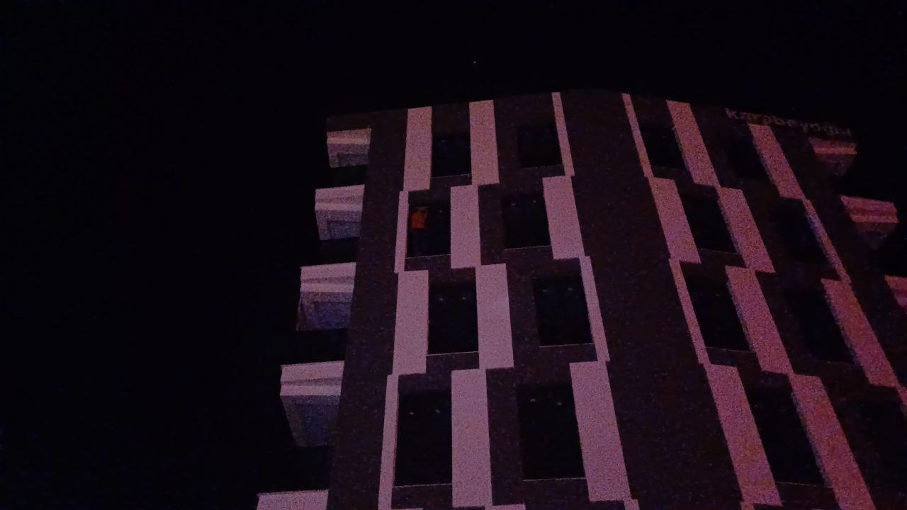 Binanın 4'üncü Katından Atlayan Şahıs Hava Yastığı Sayesinde Kurtuldu - Sayfa 1