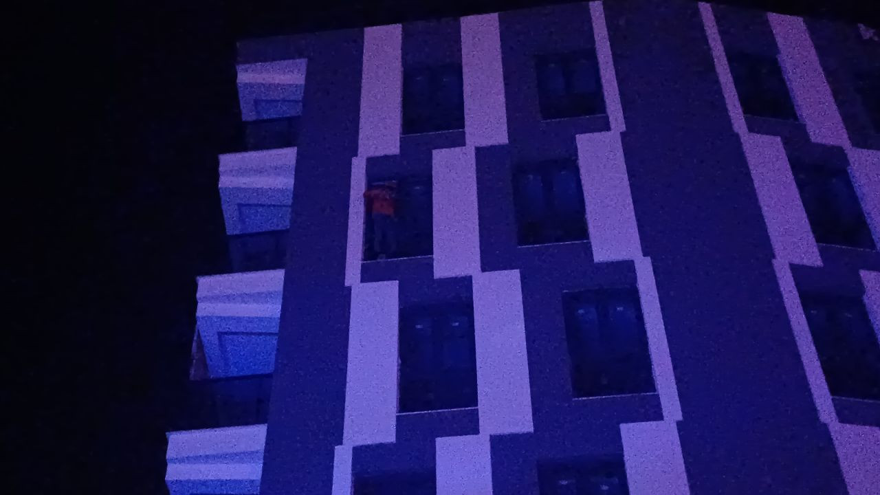 Binanın 4'üncü Katından Atlayan Şahıs Hava Yastığı Sayesinde Kurtuldu - Sayfa 2