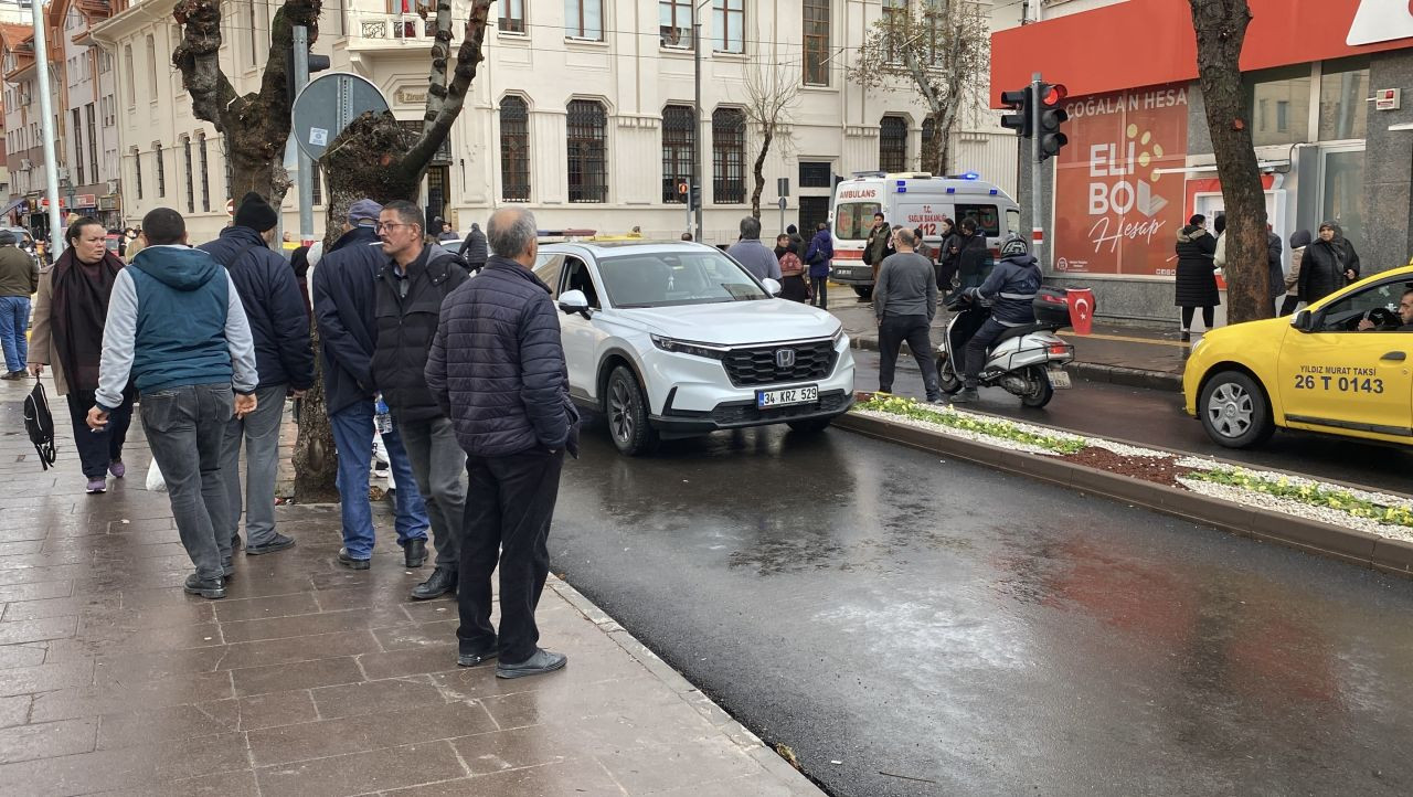 Eskişehir'de Cipin Aynasının Çarptığı Adam Hastanelik Oldu - Sayfa 3