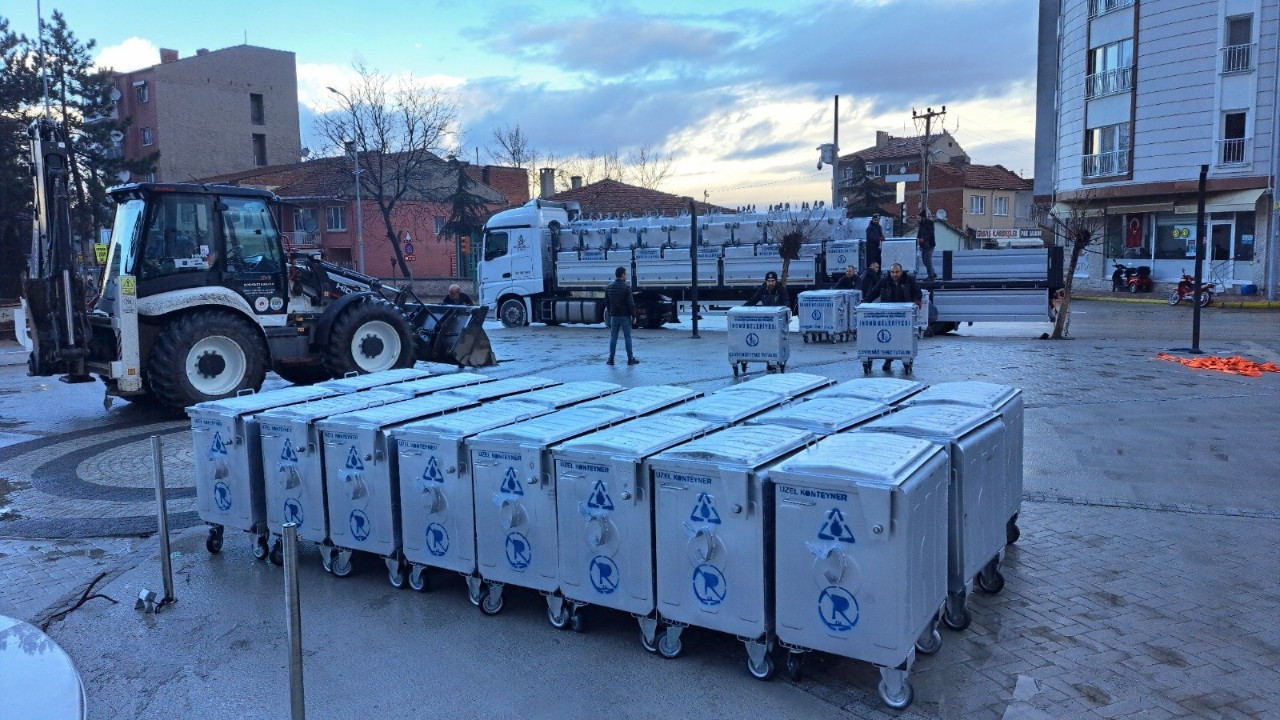 İnönü İlçesi'ne 94 Yeni Çöp Konteyneri Dağıtıldı