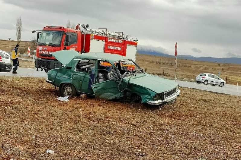 Kütahya’da Hayvan Yüklü Kamyonet Otomobille Çarpıştı: 2 Yaralı - Sayfa 1