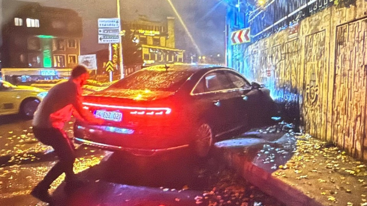 CHP Milletvekili Adına Kiralanan Lüks Araç Kazaya Karıştı: Sürücü Alkollü Çıktı