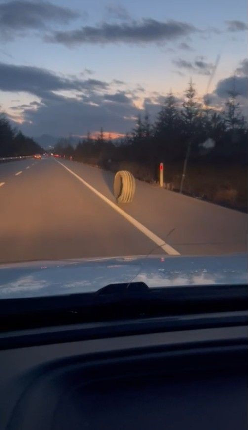 Isparta’da Yola Fırlayan Lastik Trafiği Tehlikeye Attı - Sayfa 2