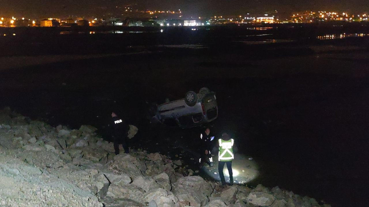 Van'da Kamyonet Van Gölü'ne Uçtu: 2 Yaralı - Sayfa 7