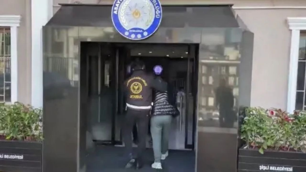 Deprem Fırsatçılarından Akılalmaz Dolandırıcılık: Ezilen Arabaların... - Sayfa 4