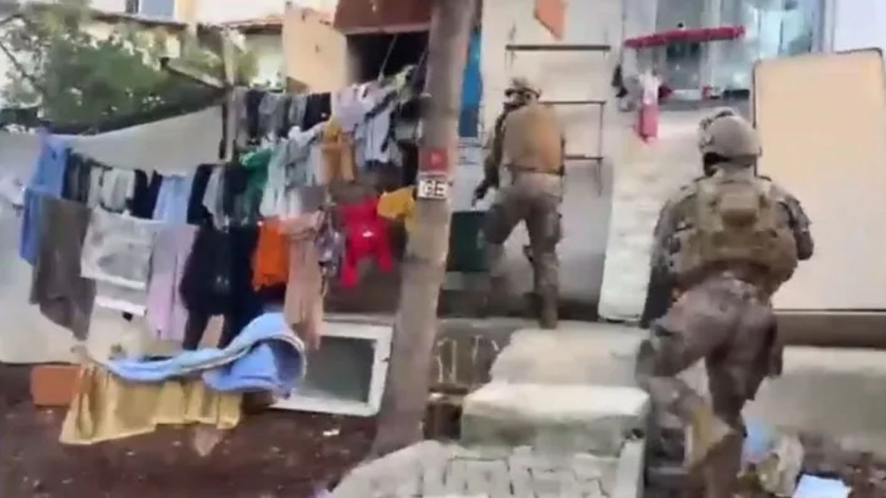 Deprem Fırsatçılarından Akılalmaz Dolandırıcılık: Ezilen Arabaların...