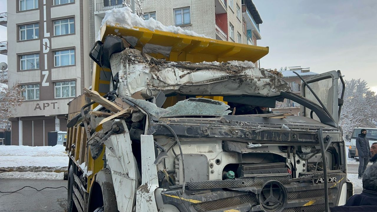 Direksiyon Hakimiyetini Kaybeden Kamyon Sürücüsü Kömürlüğe Daldı - Sayfa 5