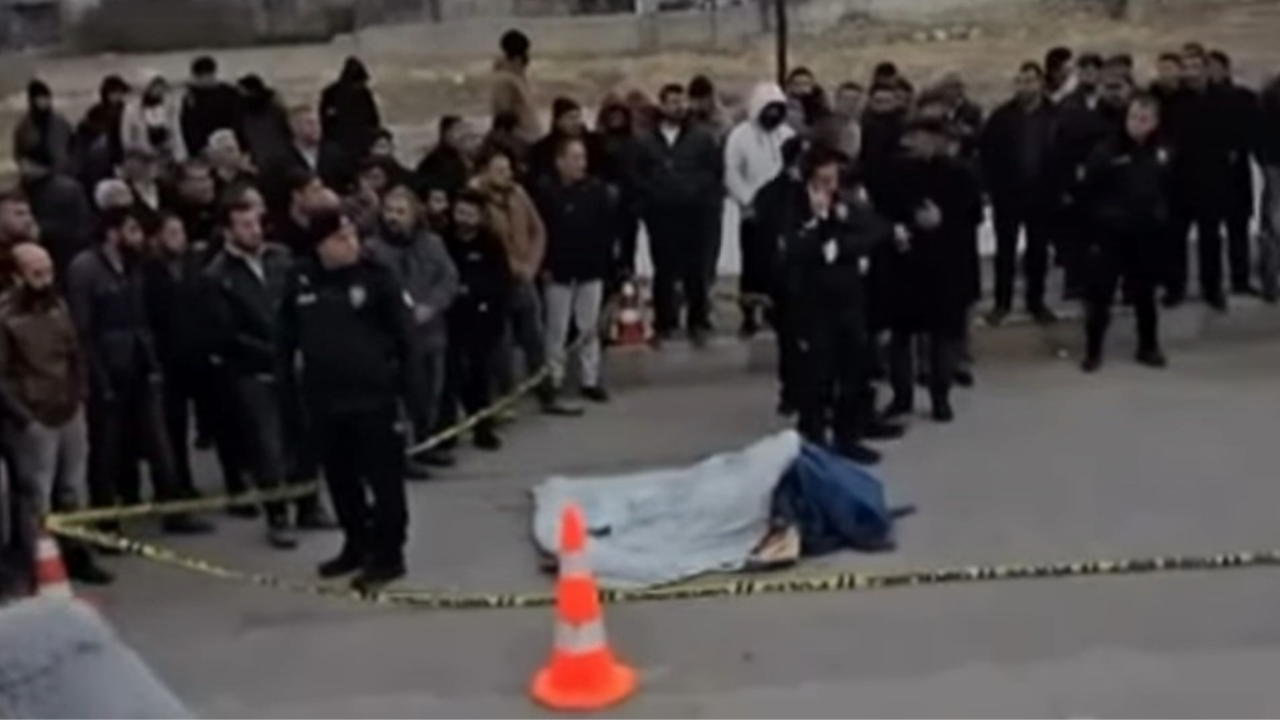 Van'da Kamyonun Çarptığı Çocuk Hayatını Kaybetti