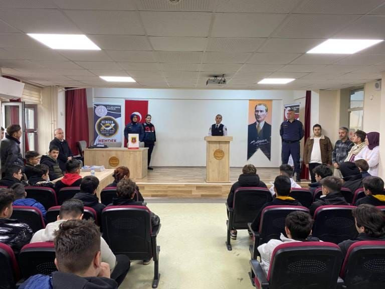 Jandarma'dan Toplum Bilincini Güçlendiren Eğitim Programı - Sayfa 2