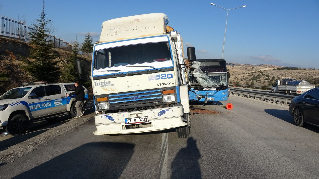 Kaza İçinde Kazada Faciadan Kıl Payı Dönüldü - Sayfa 10