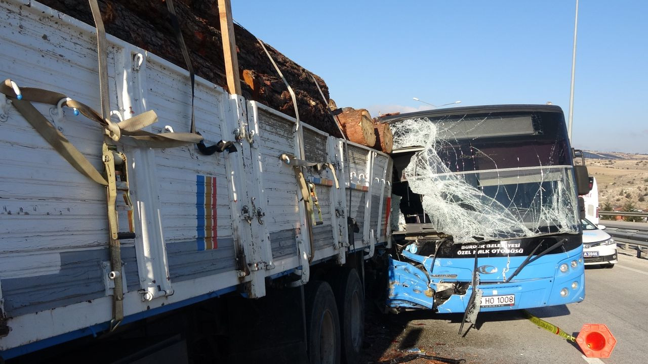 Kaza İçinde Kazada Faciadan Kıl Payı Dönüldü - Sayfa 11