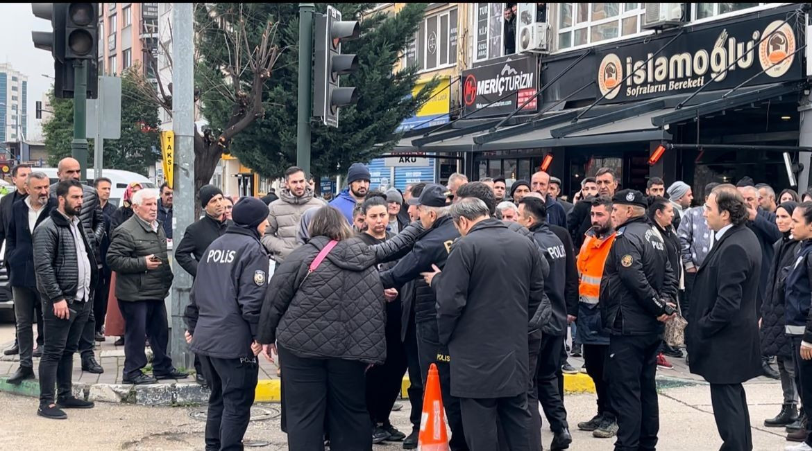 Emekli Güvenlik Görevlisi Duruşma Salonunda 2 Kişiyi Öldürdü, 2 Jandarma Görevlisini Yaraladı - Sayfa 2