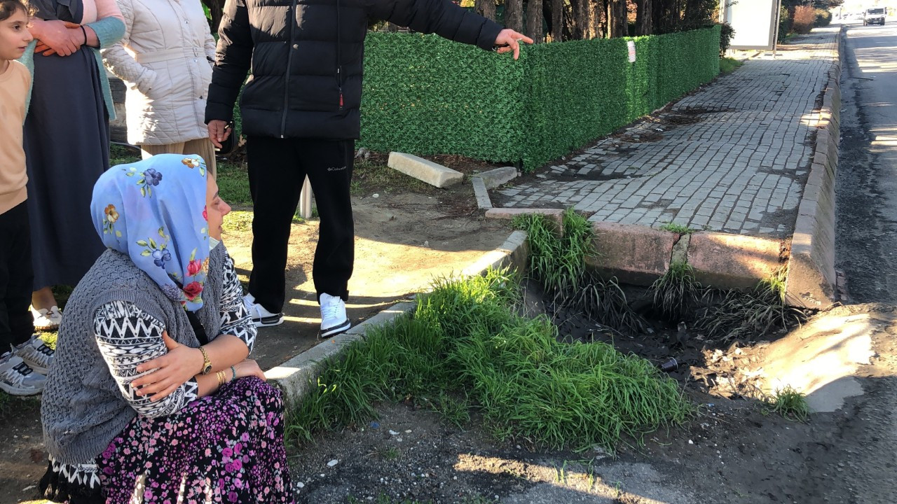 Çukura Düşerek Ağır Yaralanan Oğluna Hüngür Hüngür Ağladı
