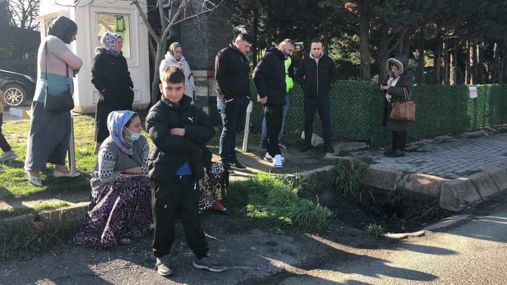 Çukura Düşerek Ağır Yaralanan Oğluna Hüngür Hüngür Ağladı - Sayfa 3