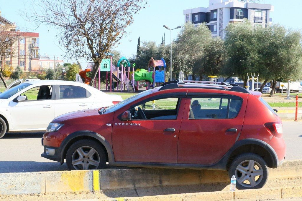 Direksiyon Hakimiyetini Kaybettiği Araçtan Yaralı Olarak Kurtuldu - Sayfa 4