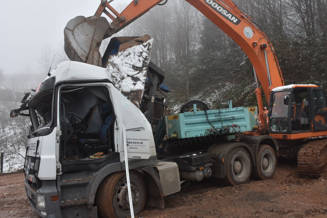 Hendek'te Kaza: Belediye Personeli Hayatını Kaybetti - Sayfa 3