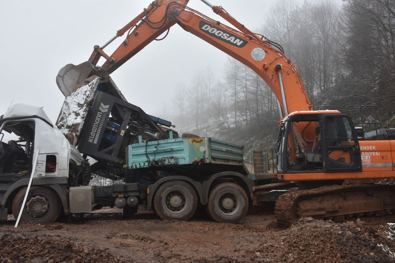 Hendek'te Kaza: Belediye Personeli Hayatını Kaybetti - Sayfa 4