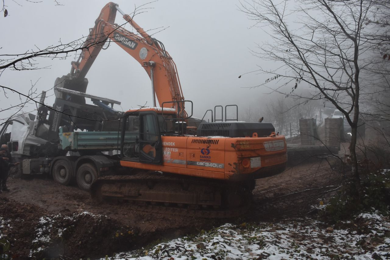 Hendek'te Kaza: Belediye Personeli Hayatını Kaybetti - Sayfa 8