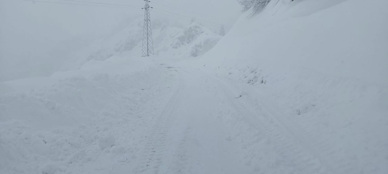 Artvin'de Kar Nedeniyle Camili Bölgesi Ve 6 Köy Yolu Ulaşıma Kapandı - Sayfa 3