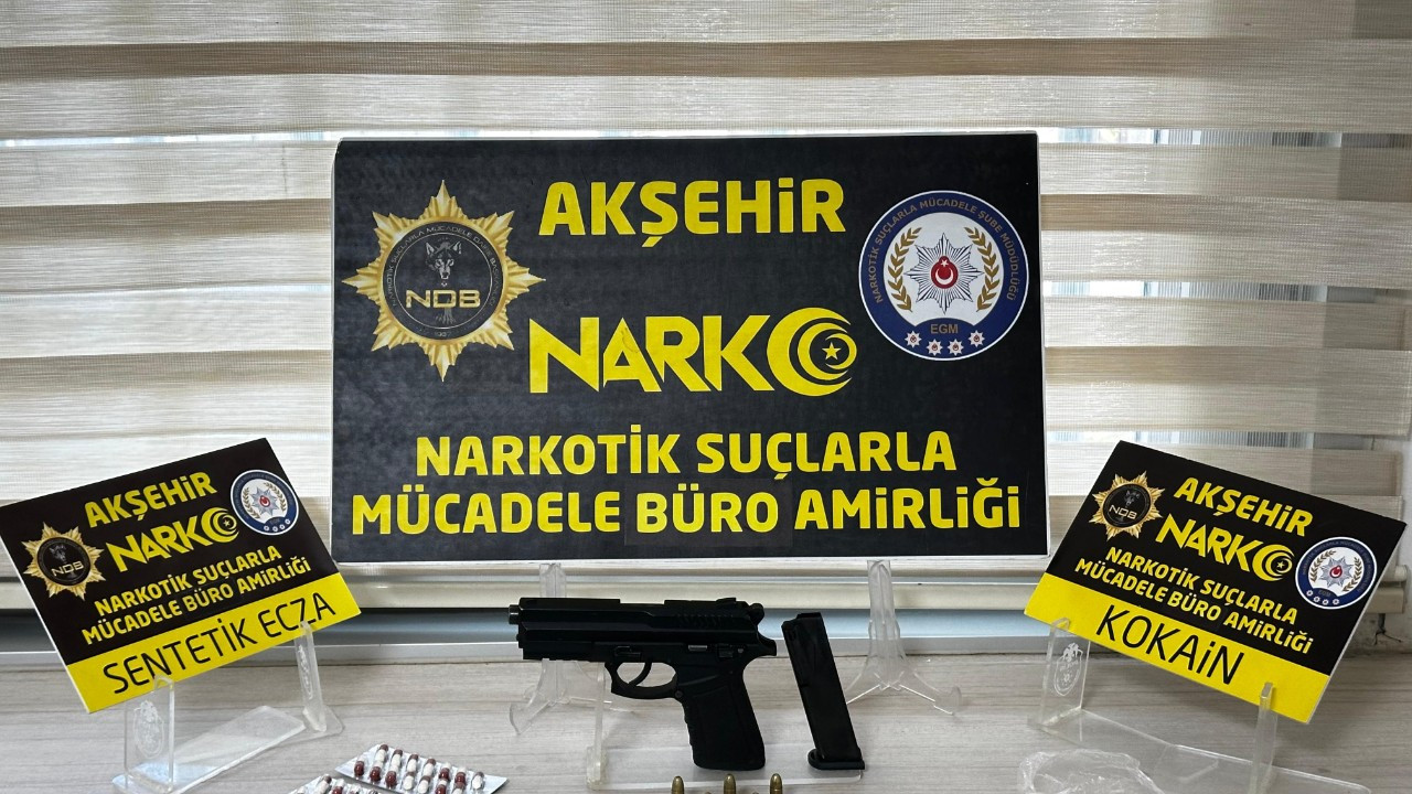 Akşehir’de Polis Uygulamasında Uyuşturucu ve Silah Ele Geçirildi