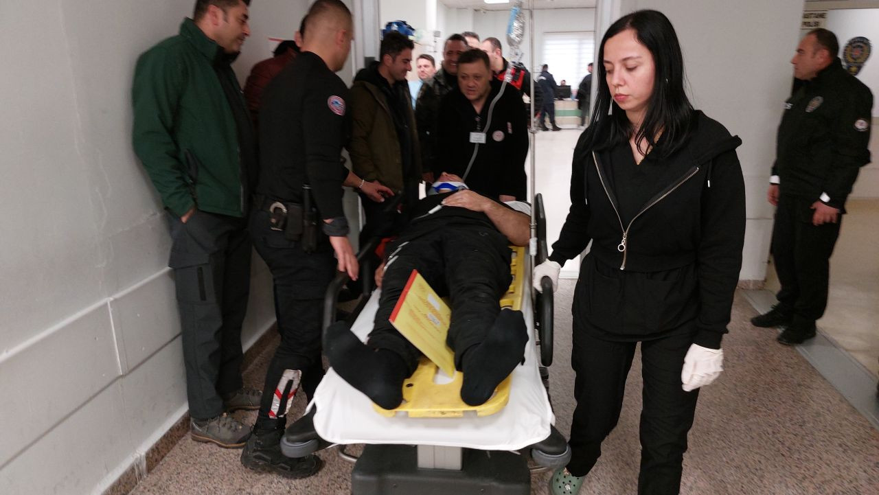 Samsun'da Şüpheliyi Kovalarken Çatıdan Düşen Polis Yaralandı - Sayfa 1