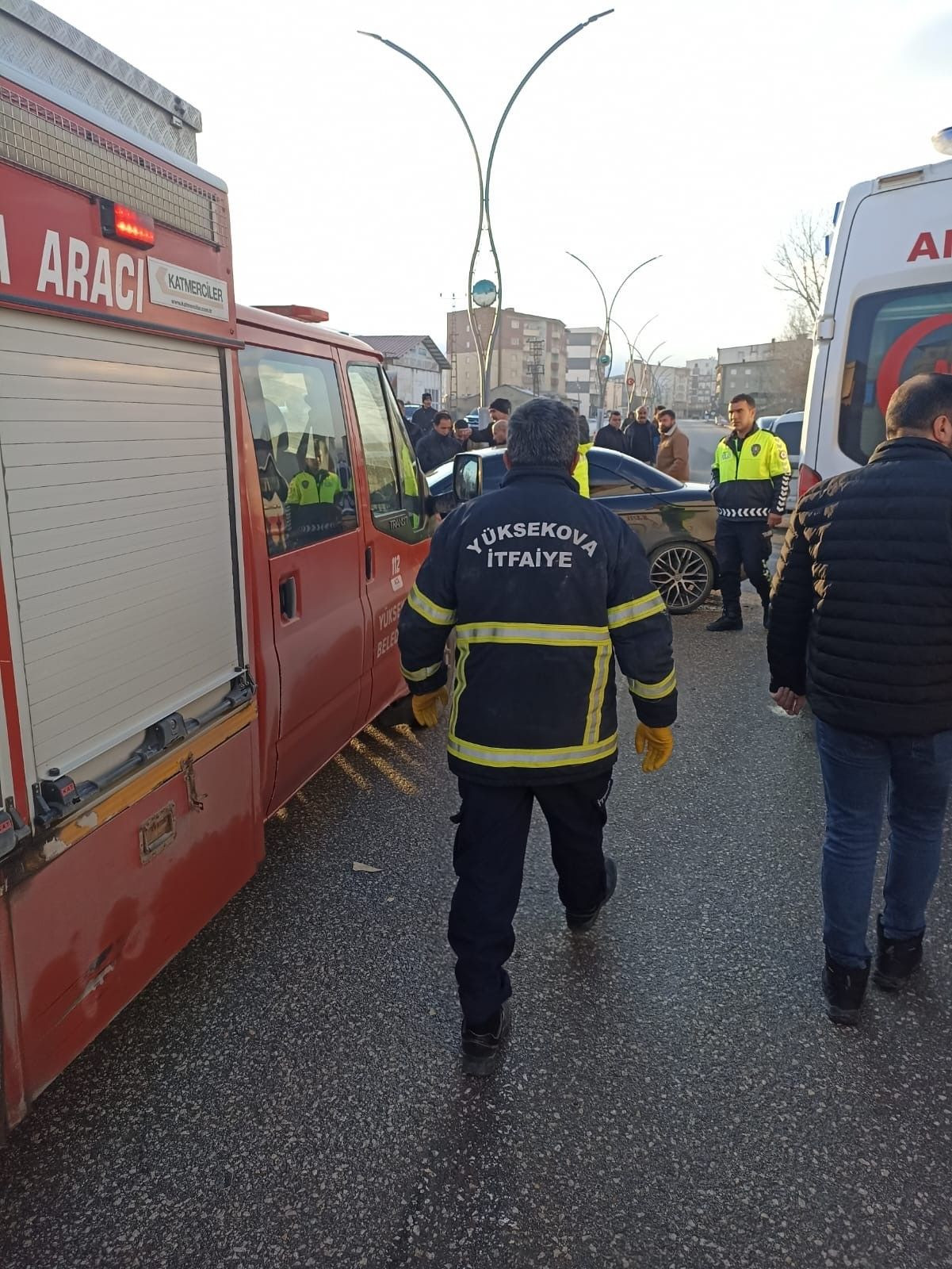 Yüksekova-Şemdinli Yolunda Kaza: İki Araç Çarpıştı, 2 Yaralı - Sayfa 3