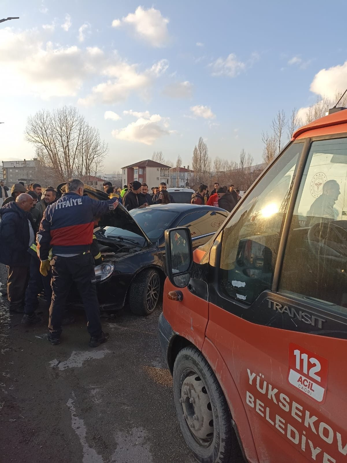 Yüksekova-Şemdinli Yolunda Kaza: İki Araç Çarpıştı, 2 Yaralı - Sayfa 7