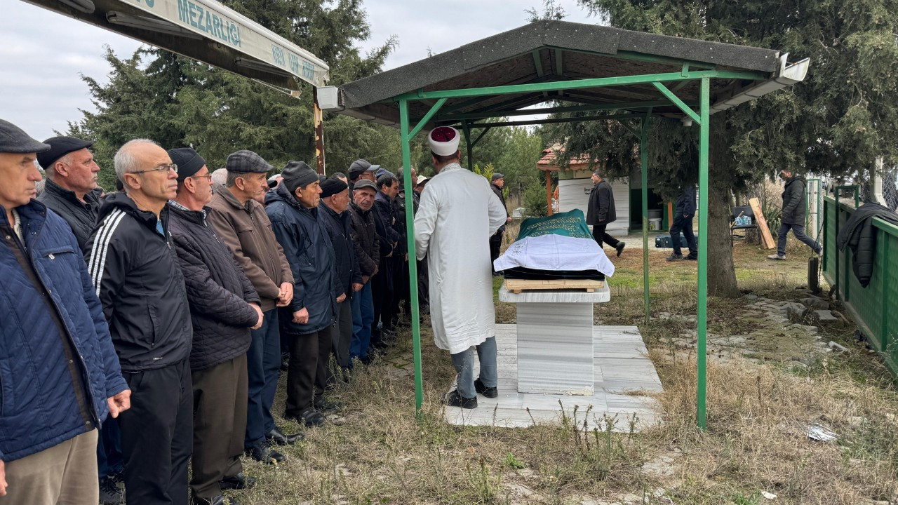 Edirne’deki Feci Kazada Hayatını Kaybeden 2 Kişi Tekirdağ’da Defnedildi