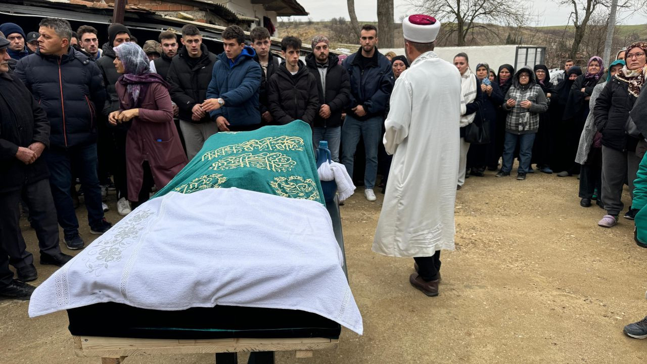 Edirne’deki Feci Kazada Hayatını Kaybeden 2 Kişi Tekirdağ’da Defnedildi - Sayfa 2