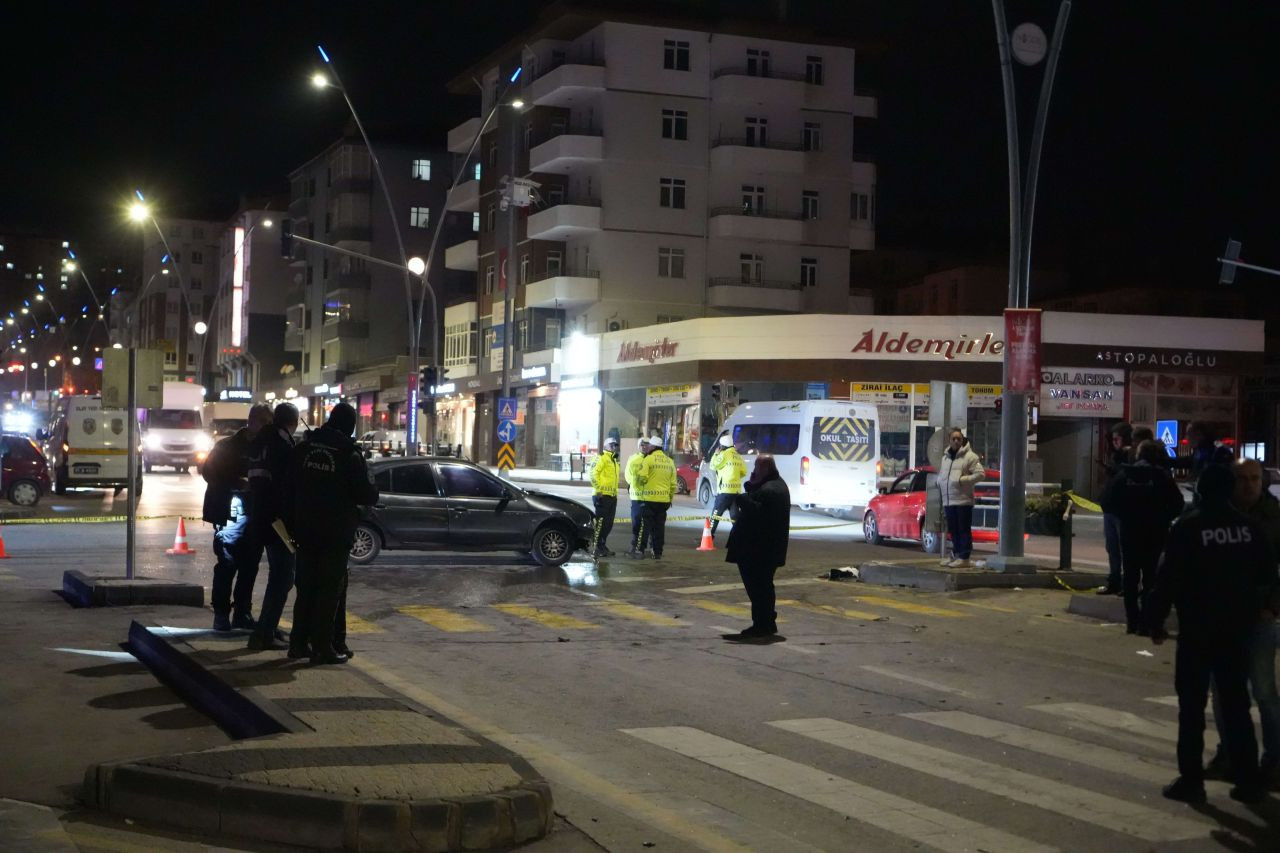 Niğde’de Polis Aracı ve Otomobil Çarpıştı: 6 Yaralı - Sayfa 4