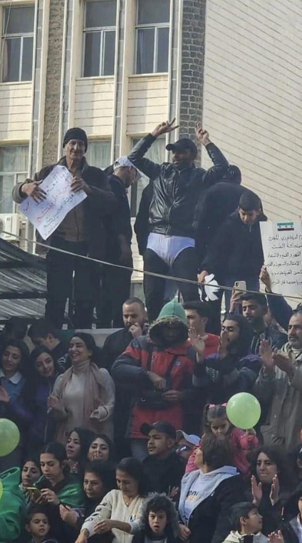 Beşar Esad’ın Yeni Fotoğrafları Ortaya Çıktı: Muhalifler Dalga Geçti - Sayfa 4