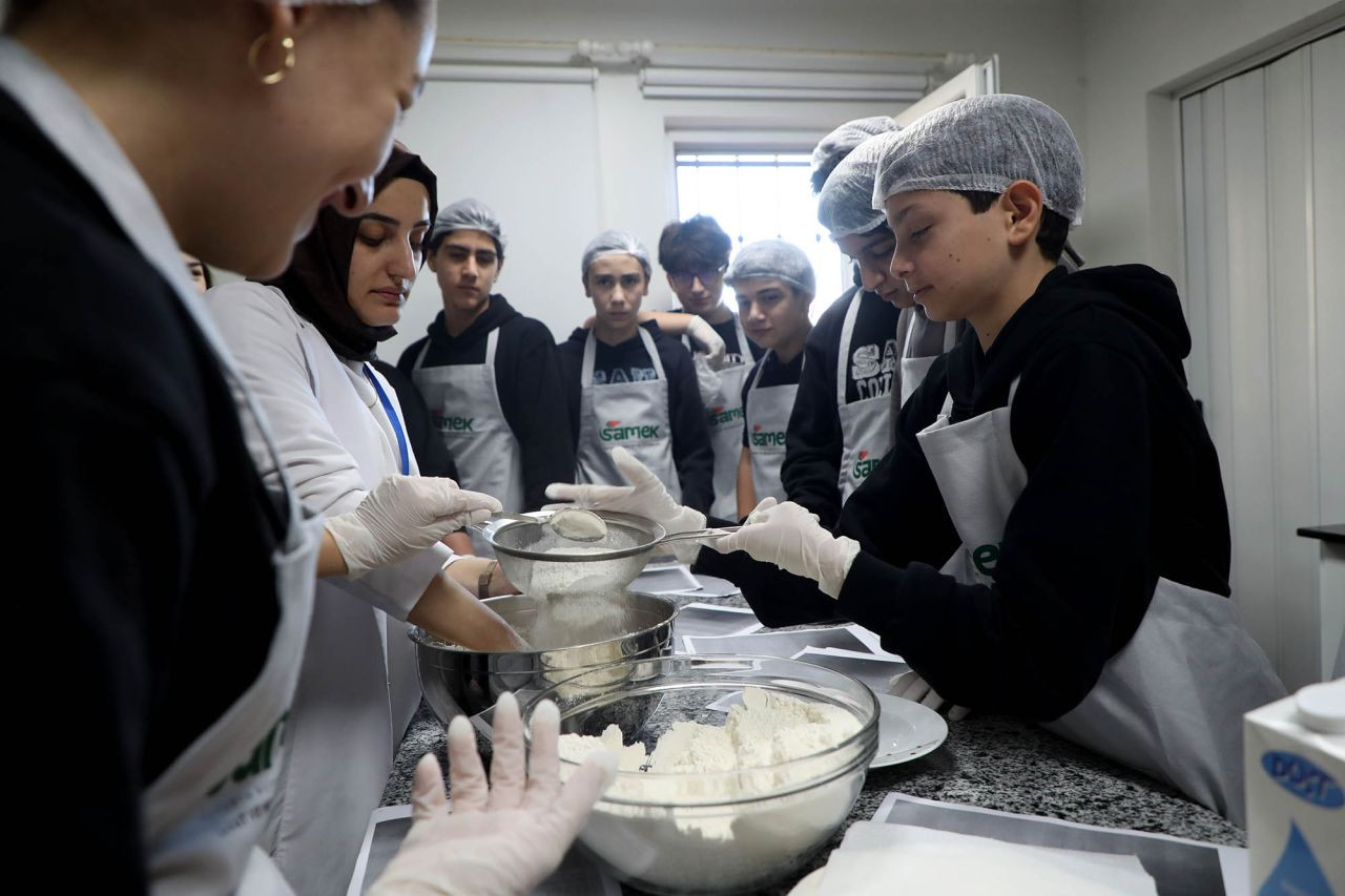 SAMEK Mutfak Atölyesinde Gençler, Gastronomi Dünyasıyla Tanıştı - Sayfa 14