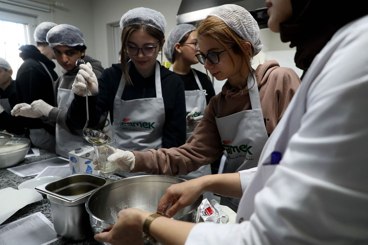 SAMEK Mutfak Atölyesinde Gençler, Gastronomi Dünyasıyla Tanıştı - Sayfa 8