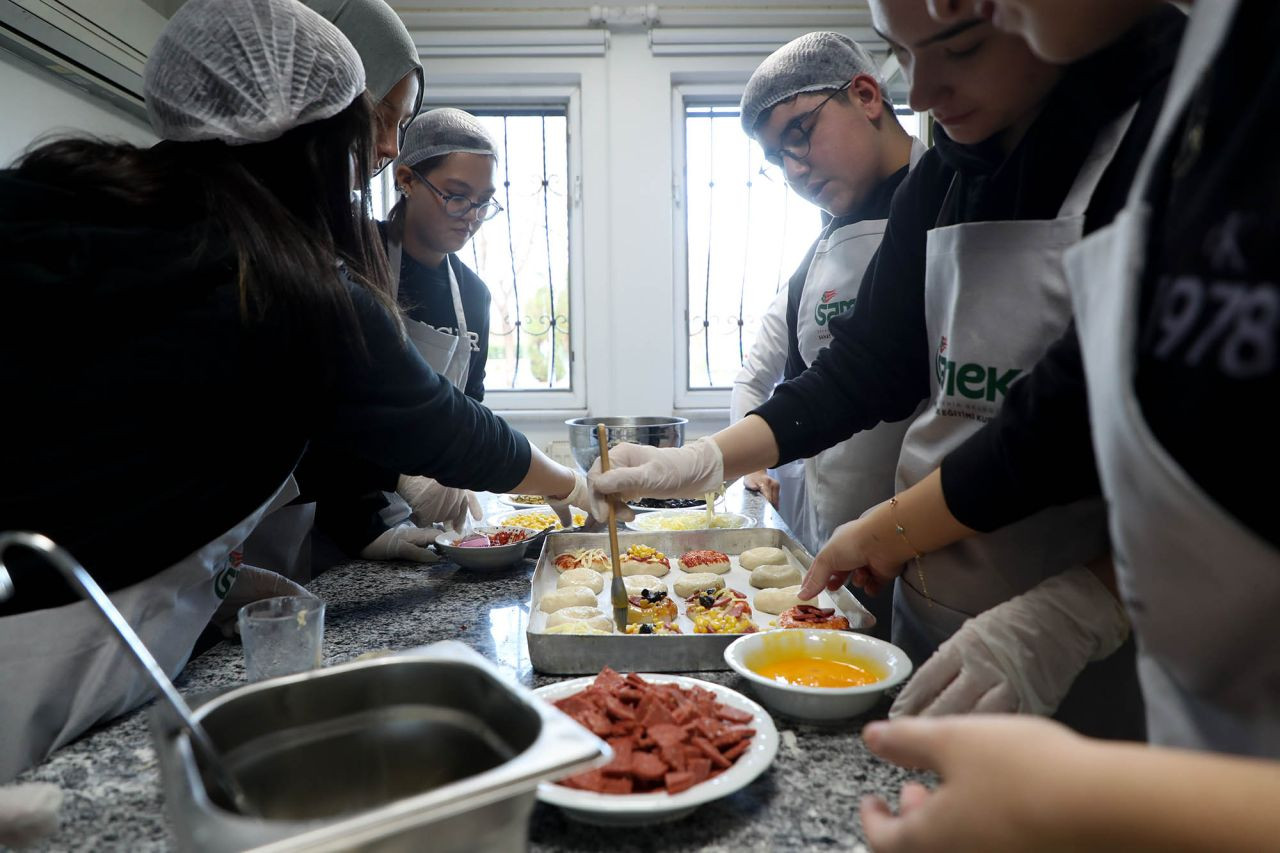 SAMEK Mutfak Atölyesinde Gençler, Gastronomi Dünyasıyla Tanıştı - Sayfa 2