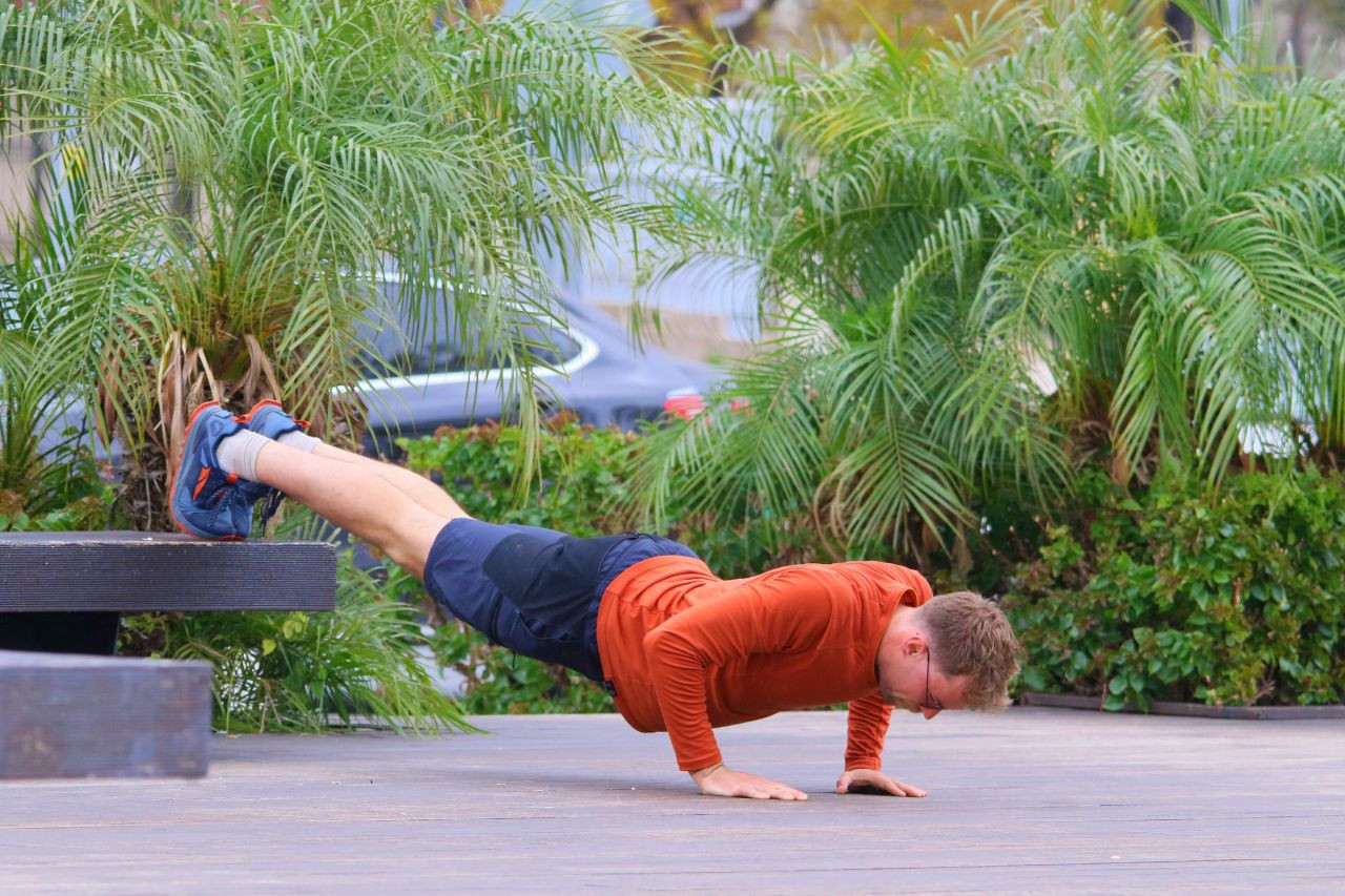 Antalya'da Yağmura Rağmen Şemsiye Altında Deniz Keyfi - Sayfa 5