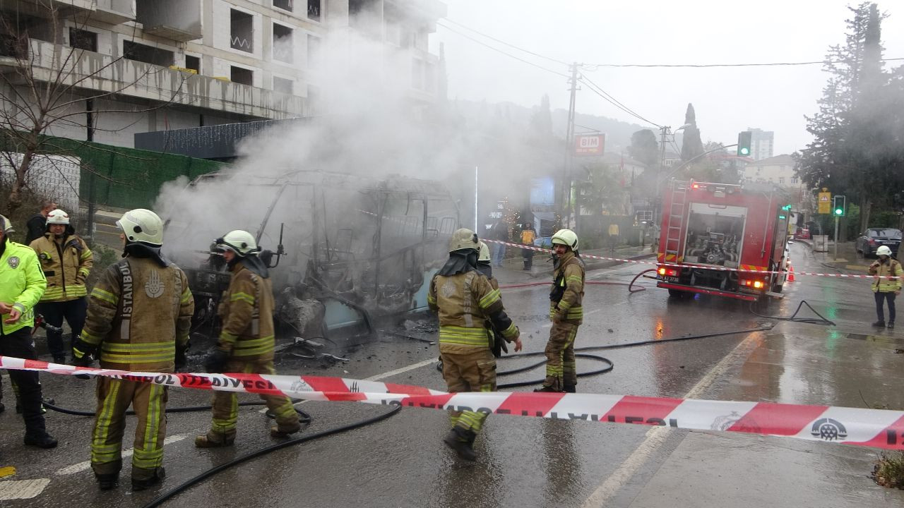 Kartal'da Minibüs Alev Alev Yandı, 20 Yolcu Tahliye Edildi - Sayfa 5