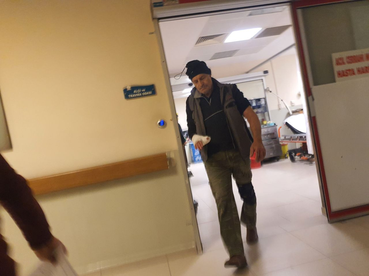 Spiral Makinesi ile Elini Kesti: 67 Yaşındaki Adam Hastaneye Kaldırıldı - Sayfa 2